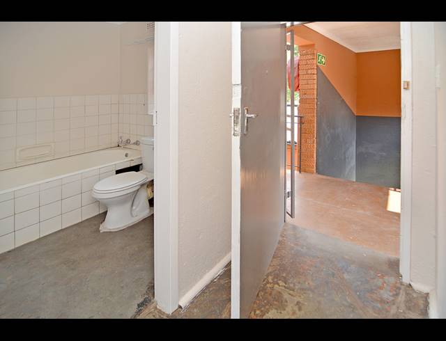 1 BEDROOM APARTMENT FOR SALE IN WINDSOR EAST